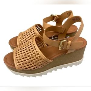 *Women's Alba Platform Heels, Universal Thread, Tan, Size 8